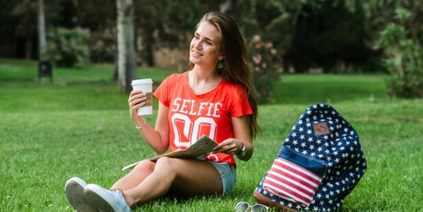 Někteří američtí studenti chtějí kvůli situaci v USA zůstat v Evropě