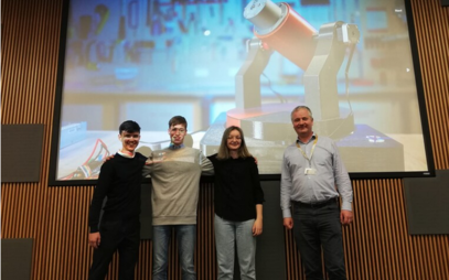 Scientists from UWB also help the high school team with the project of repairing a satellite