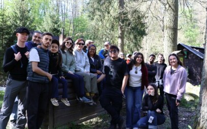 Looking back: Trip for FIS students and alumni
