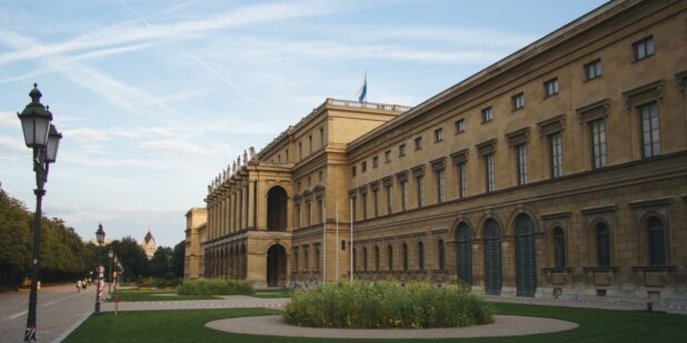 What is the difference between “vysoká škola” and university? 