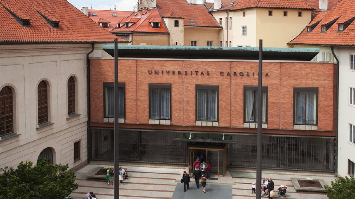 4941718_univerzita-karlova-v0