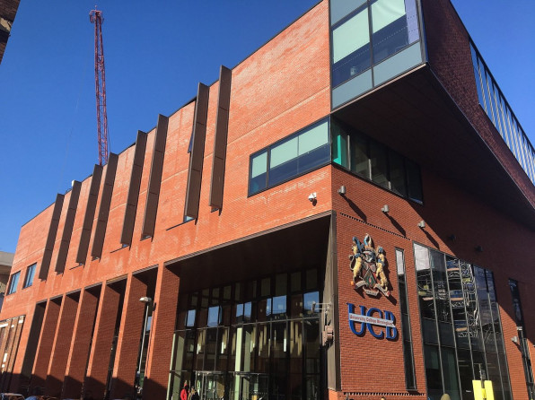 UCB univerzita v anglii