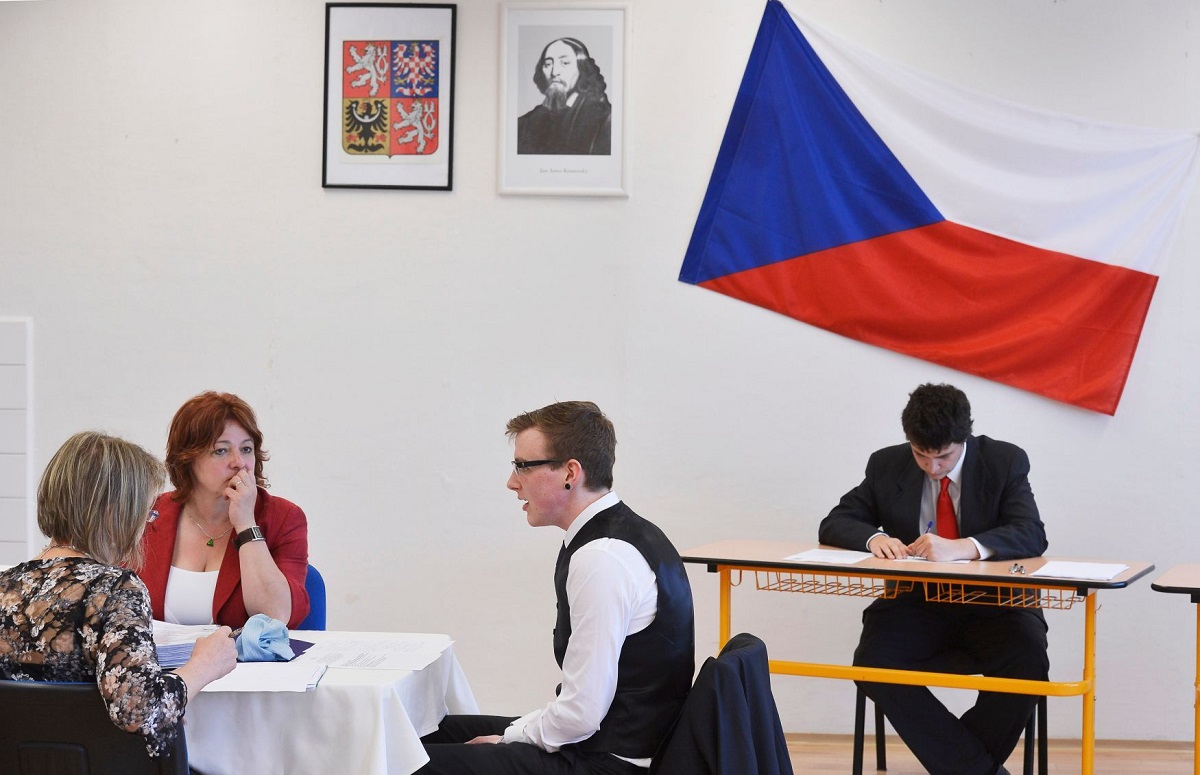 Klasické gymnázium, Rokosova ulice, státní maturita, maturant, student