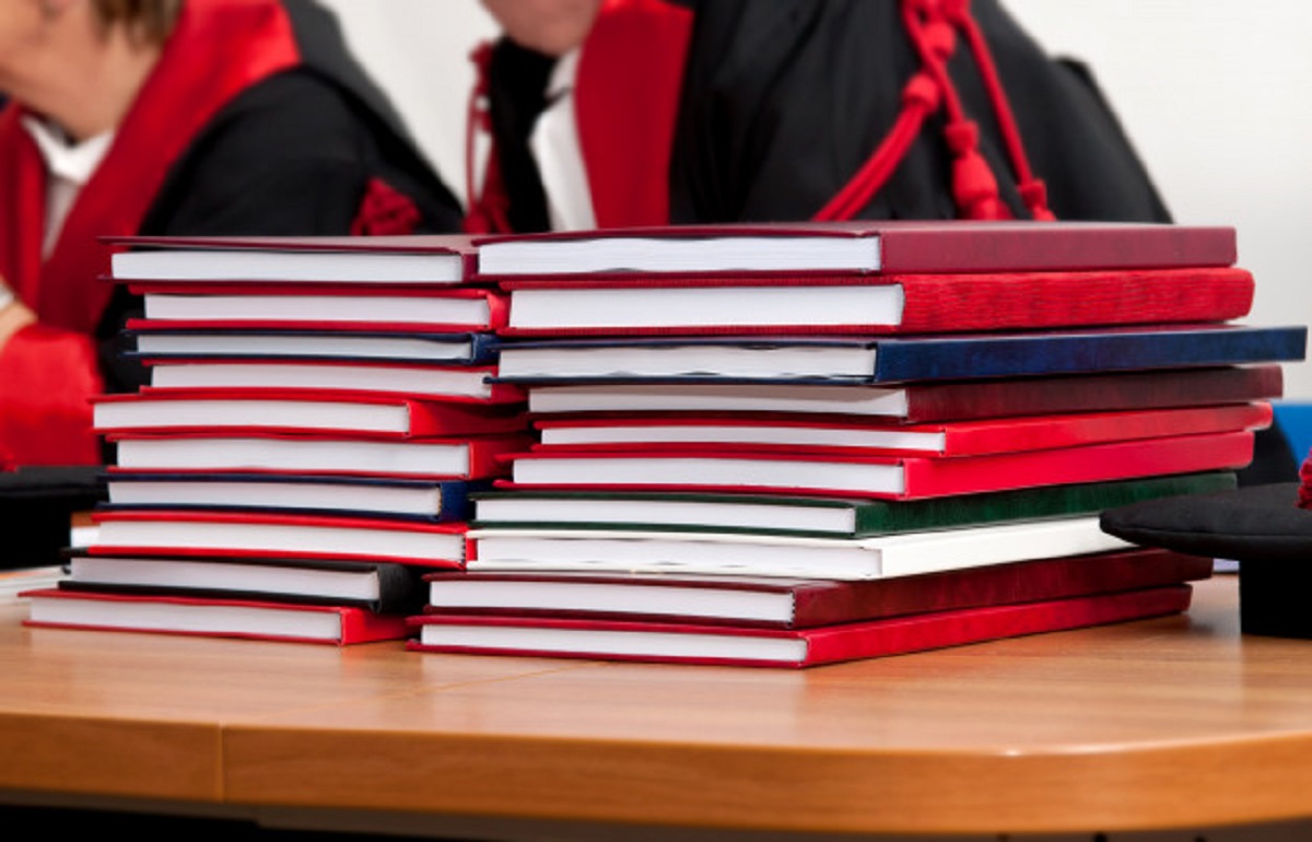 dissertations_87414-1232
