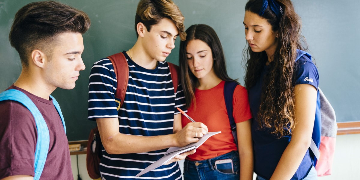 K jednotným přijímačkám se letos hlásí o deset tisíc méně studentů