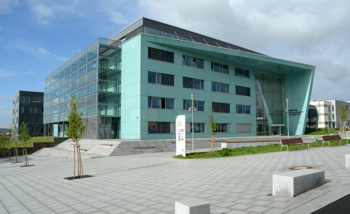 Elektrotechnika a informatika