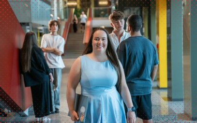 Od zvědavé holky s technikou v genech k inženýrce: Kateřina Mačišáková inspiruje budoucí studující VUT