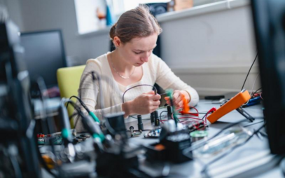 Neexistuje žádný chromozom, který by ženám ztěžoval studium techniky, říká mladá vědkyně Veronika Junasová