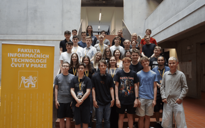Chytré aplikace, které mají pomáhat, navrhli středoškoláci na Letní škole AI na FIT ČVUT