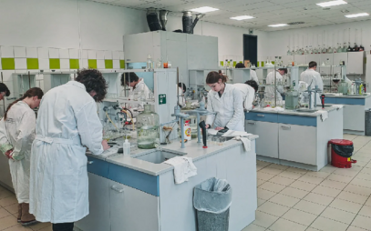 Nejlepší středoškoláci poměřili síly na FZT JU v Chemické olympiádě