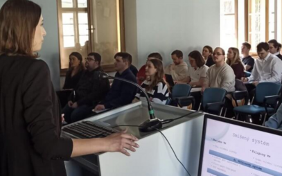 Naše studentky na studentské politologické konferenci 2025