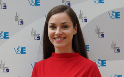 Rektor VŠE doc. Petr Dvořák předal jmenovací dekret nové děkance Národohospodářské fakulty VŠE Dr. Adéle Zubíkové