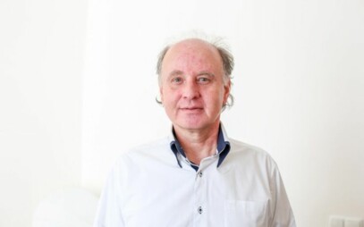 Vzdělání je cennější než tituly: 20 let UJAK