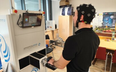 Druhé místo a Cena veřejnosti k tomu. Absolvent FAV ukázal v soutěži IT SPY rehabilitační systém