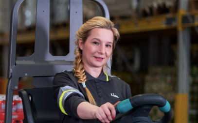 Jak se pracuje Veronice, kompletářce v logistickém centru?