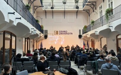 Povolební debata na CEVRO Univerzitě přilákala desítky studentů. Zajímaly je ohlasy, analýzy i hledání důvodů volebního výsledku