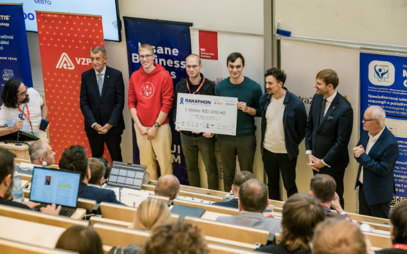 Jak ušetřit lékařům desítky telefonátů? Studenti FIT ČVUT našli řešení na Rakathonu 2026