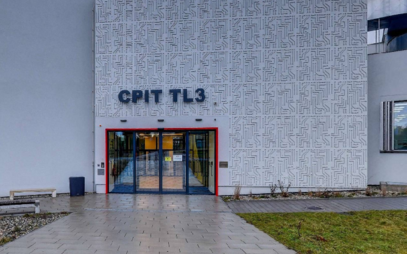 Prohlédni si naši budovu z pohodlí domova