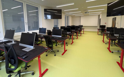 Budova "I" je zkolaudovaná. Nově v ní sídlí Katedra informatiky