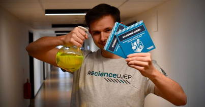 Náš nový bakalářský program Aplikovaná chemie je připraven přijmout první studenty