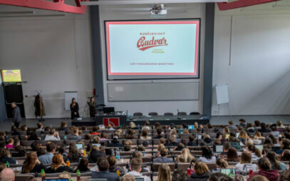 Týden odborných přednášek na VŠTE přinesl studentům inspiraci i praxi z oboru