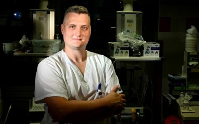 „Důležité je pozitivně motivovat studenty k vědecké práci už od začátku studia,“ říká proděkan Lékařské fakulty OU Ondřej Volný