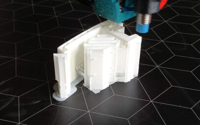 Tým z FIMky vyrábí robota jménem FIM Bot