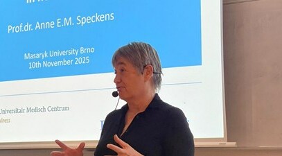 Masarykova univerzita přivítala odbornici na mindfulness profesorku Anne Speckens