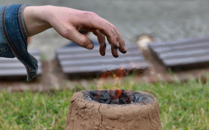 V amfiteátru proběhl workshop předvádějící kamenickou práci starověkých Etrusků