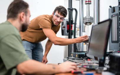 Studium Aplikovaného strojírenství připravuje studující na práci v moderním průmyslu