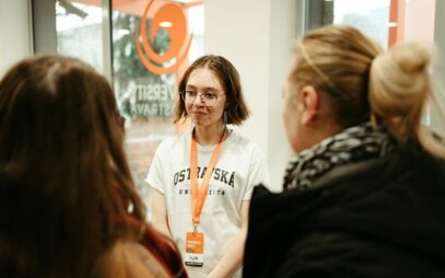 Od virtuální reality po výtvarné ateliéry: Ostravská na Dni otevřených dveří ukázala, co nabízí