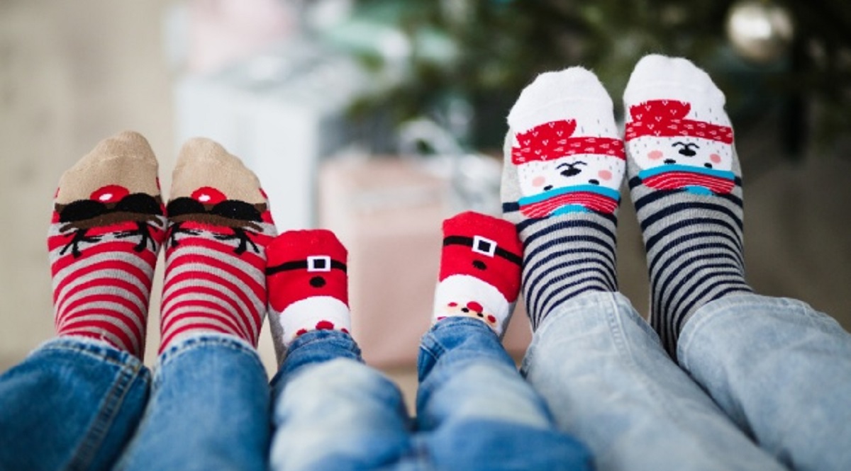 winter-socks_23-2147722657