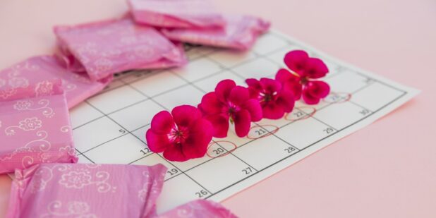 na školách zdarma dostupné menstruační pomůcky