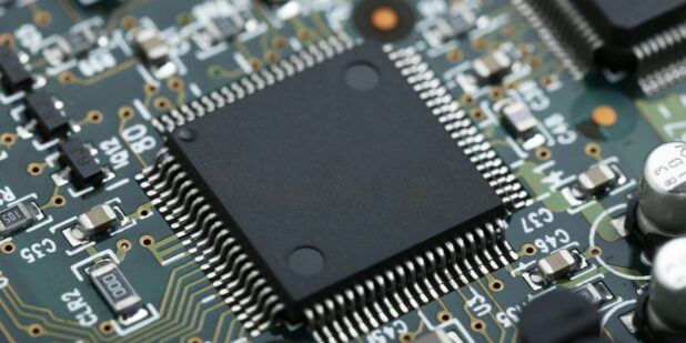 VUT učí studenty o čipech