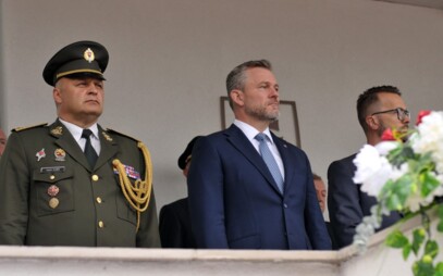 Prezident SR sa zúčastnil na slávnostnom vyradení a promócií na AOS