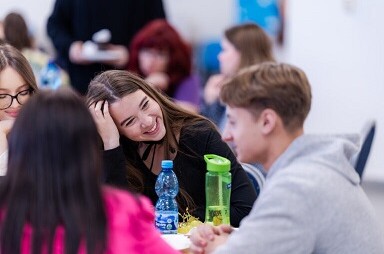 Študenti FF UKF víťazmi súťaže HACKATHON 2025