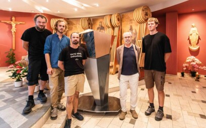 ÚSPECHY ZAMESTNANCOV: A. Botek a M. Králik realizovali relikviár