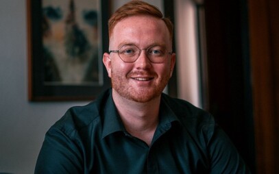 Príbeh absolventa: Do zahraničia zatiaľ neplánujem odísť