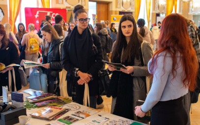 KONAL SA PRVÝ ROČNÍK VEĽTRHU PRÁCE FIF UK