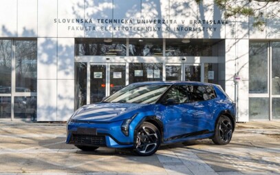 Naša fakulta získala elektromobil KIA EV4 na experimentálne a výučbové účely