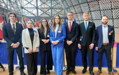 Slovenskí študenti opäť v Bruseli na simulácii rokovaní Rady EÚ