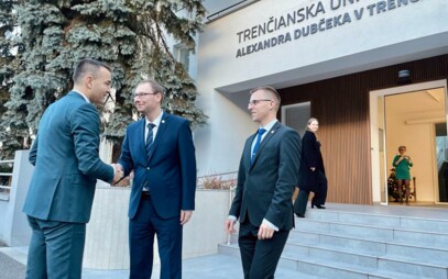 Trenčiansku univerzitu navštívil minister školstva