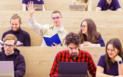 Čoraz menej stredoškolákov maturuje z matematiky. Prečo je to problém?