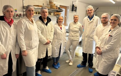 Od mlieka k syru: študenti FBP spoznávali prax priamo vo výrobe