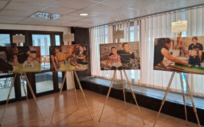 Dekan FF UKF otvoril výstavu o sociálnej inklúzii