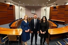 Naši študenti vyhrávajú cenu za najlepšie písomné podanie