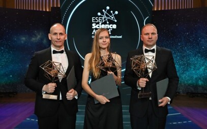 ESET Science Award 2025: Gratulujeme Daniele Vacek a Martinovi Kahancovi