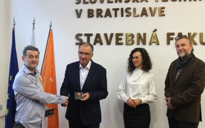 Plaketa SvF STU získala 2. miesto v súťaži Medaila roka