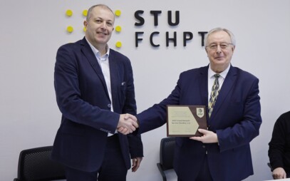 Dar od spoločnosti AT&T pre fakultu